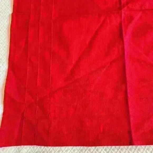 Set of 4-Red Dinner Napkins - Picture 4 of 4